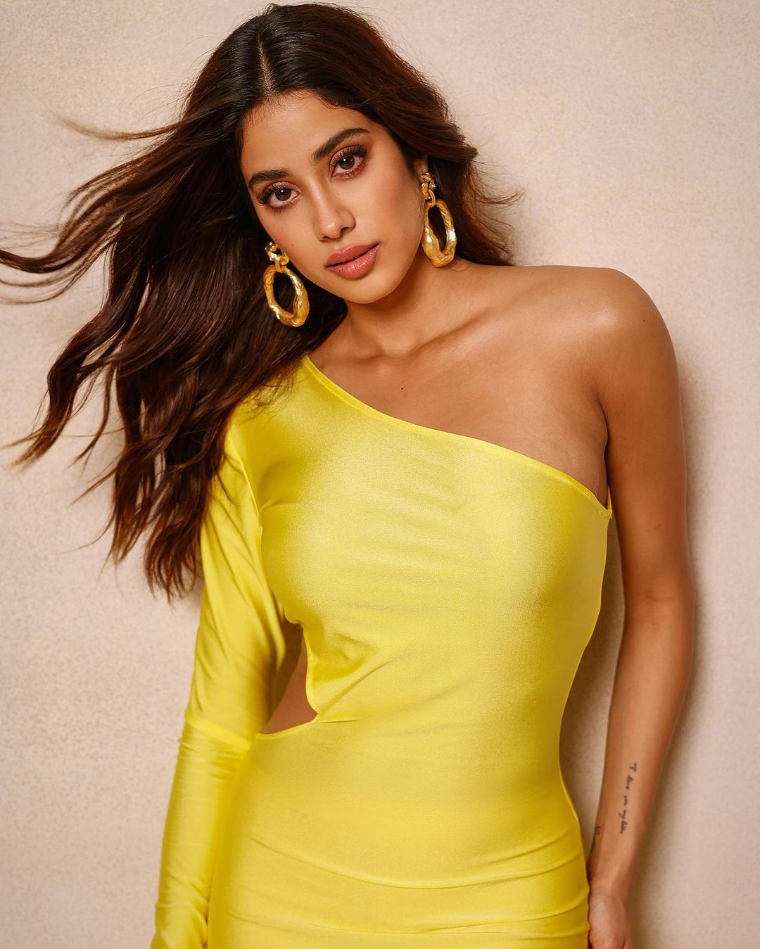 janhvi kapoor hot photos