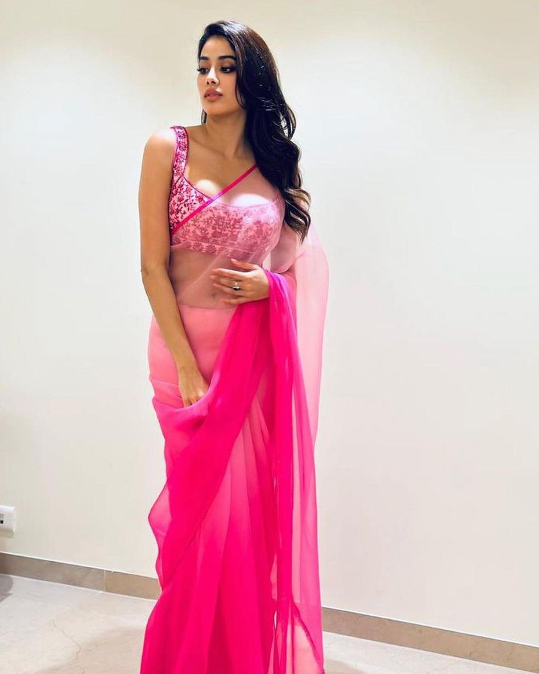 janhvi kapoor hot photos