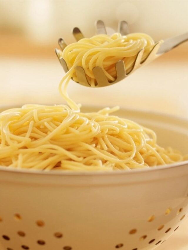 how-to-strain-pasta