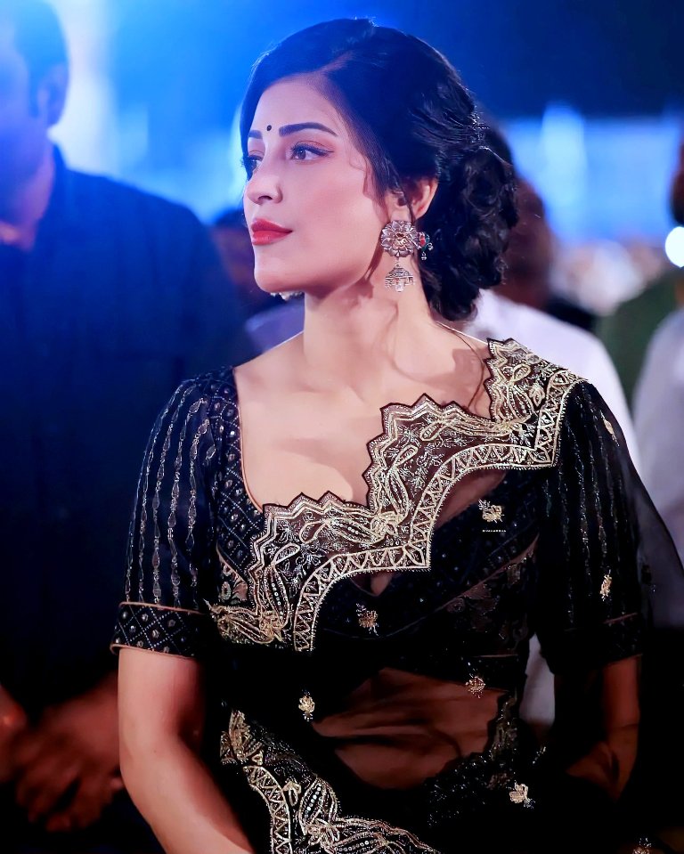 shruti haasan at veera simha reddy event