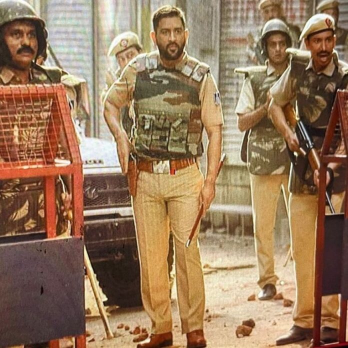 MS Dhoni Police Officer Look