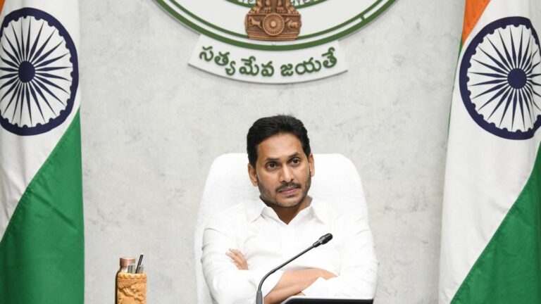 YSRCP MLC Candidates: వైసీపీ ఎమ్మెల్సీ అభ్యర్థులు వీరే.. మరోసారి సామాజిక బాణం వదిలిన జగన్‌!