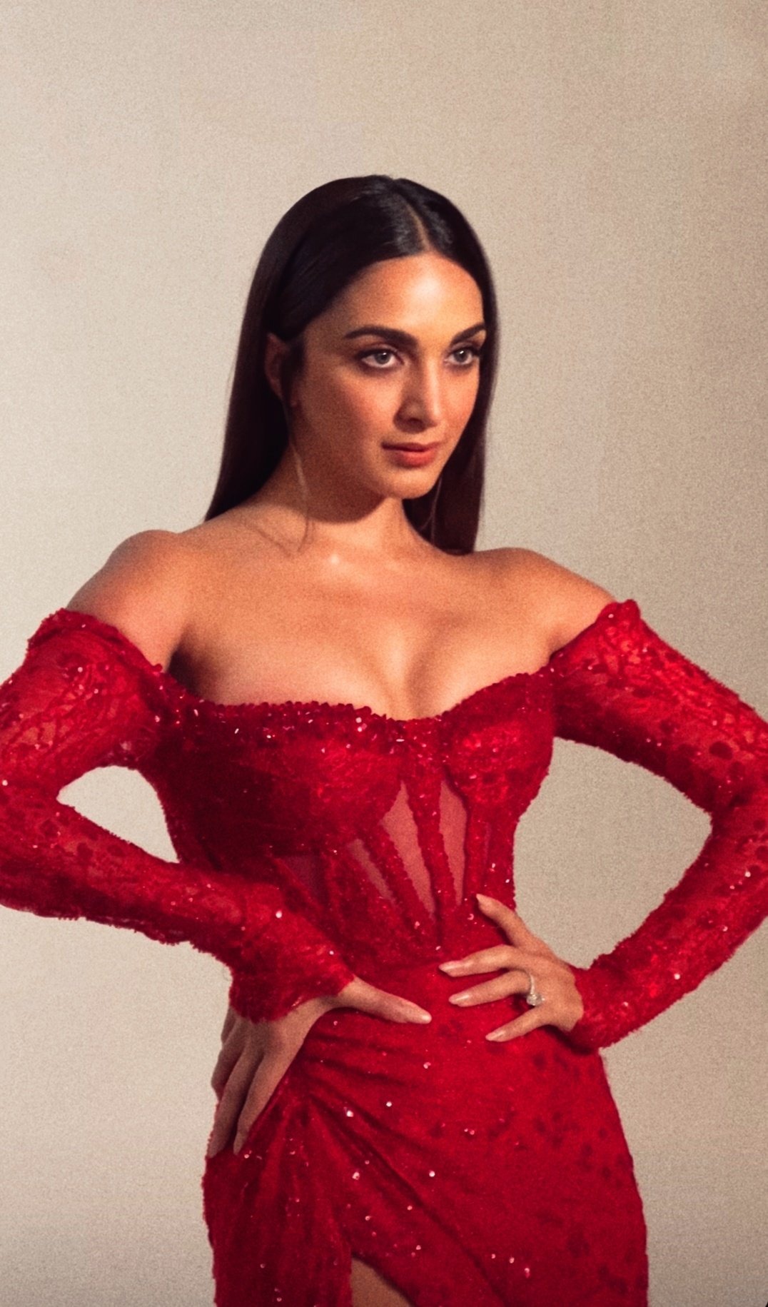 Kiara Advani hot at Zee Cine Awards 2023