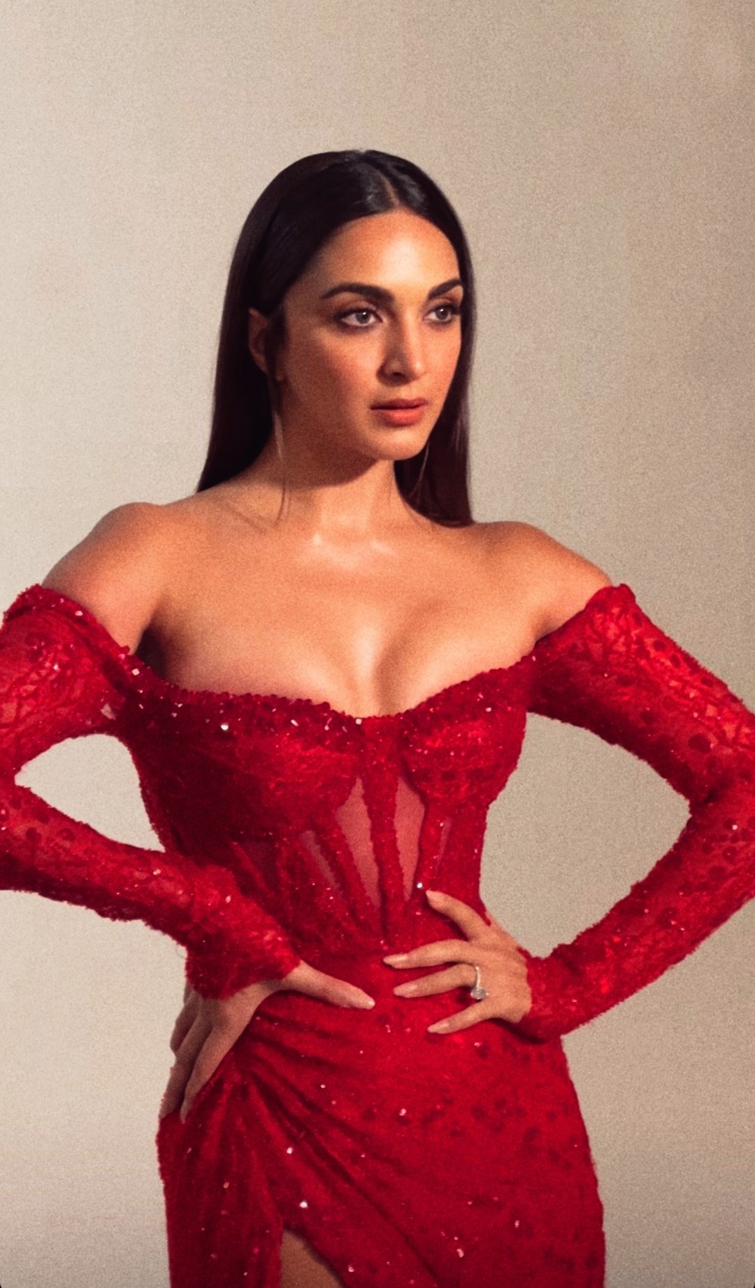 Kiara Advani hot at Zee Cine Awards 2023