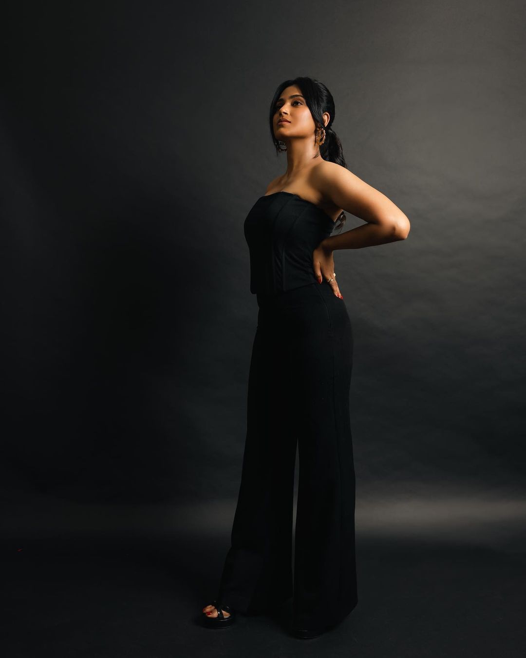 Ramya Pandian black dress photos