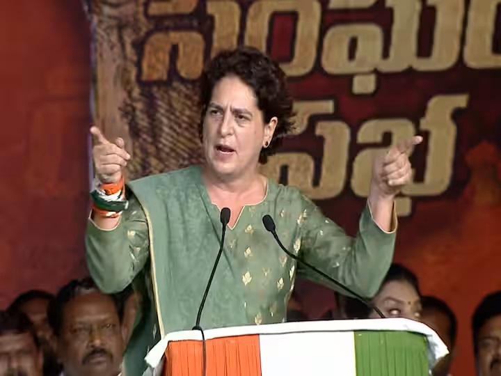 Priyanka Gandhi: హైదరాబాద్‌లో ప్రియాంకా గాంధీ.. యువ సంఘర్షణ సభలో ఏం మాట్లాడారంటే..