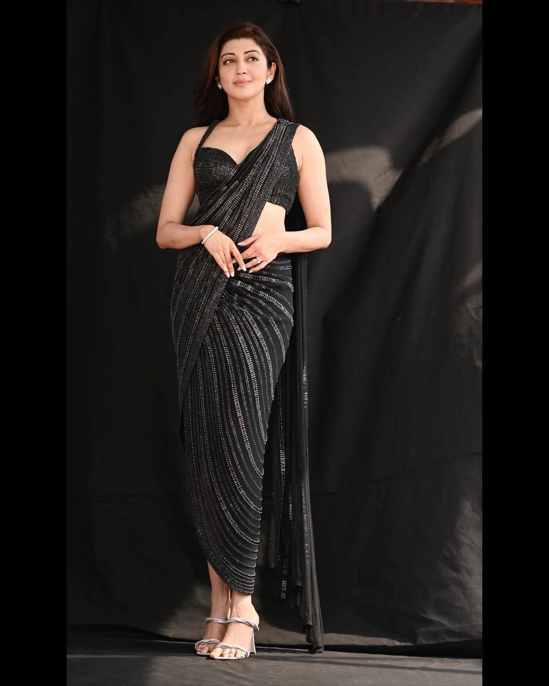 pranitha subhash saree stills