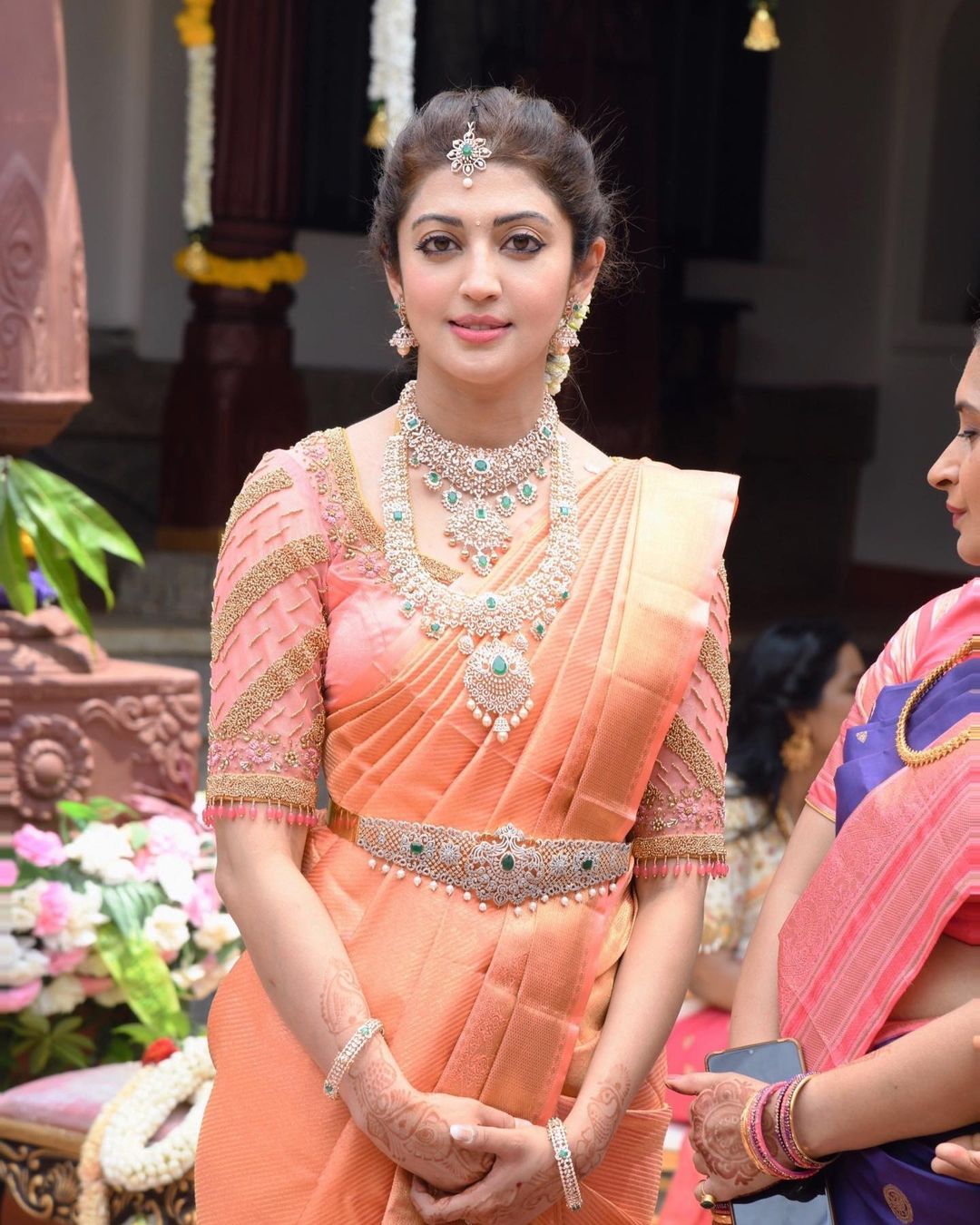 pranitha subhash saree stills