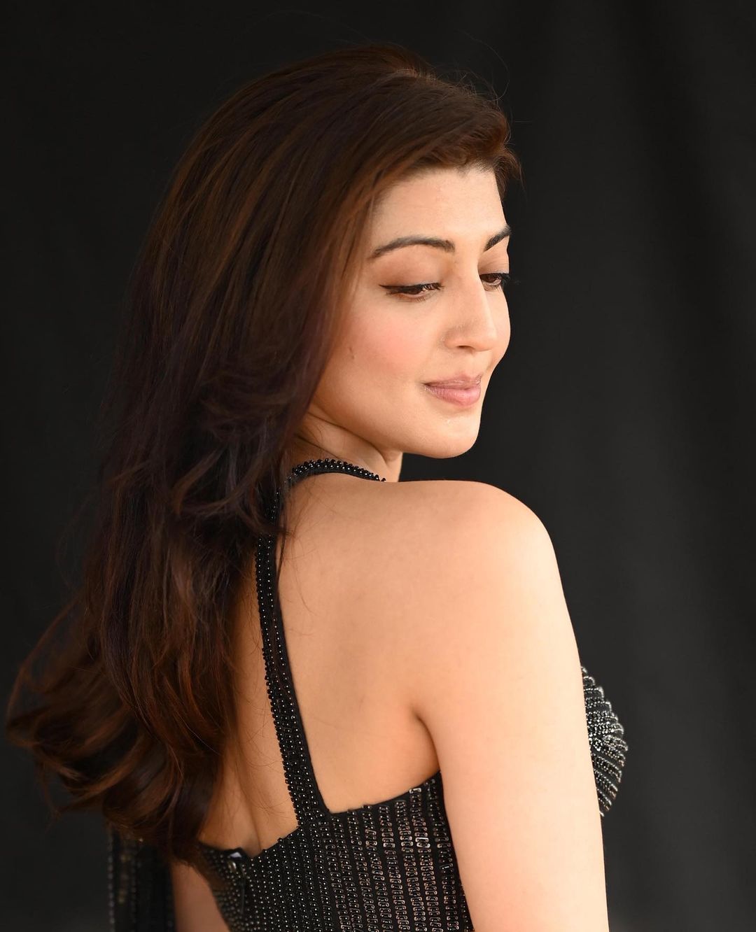 pranitha subhash saree stills