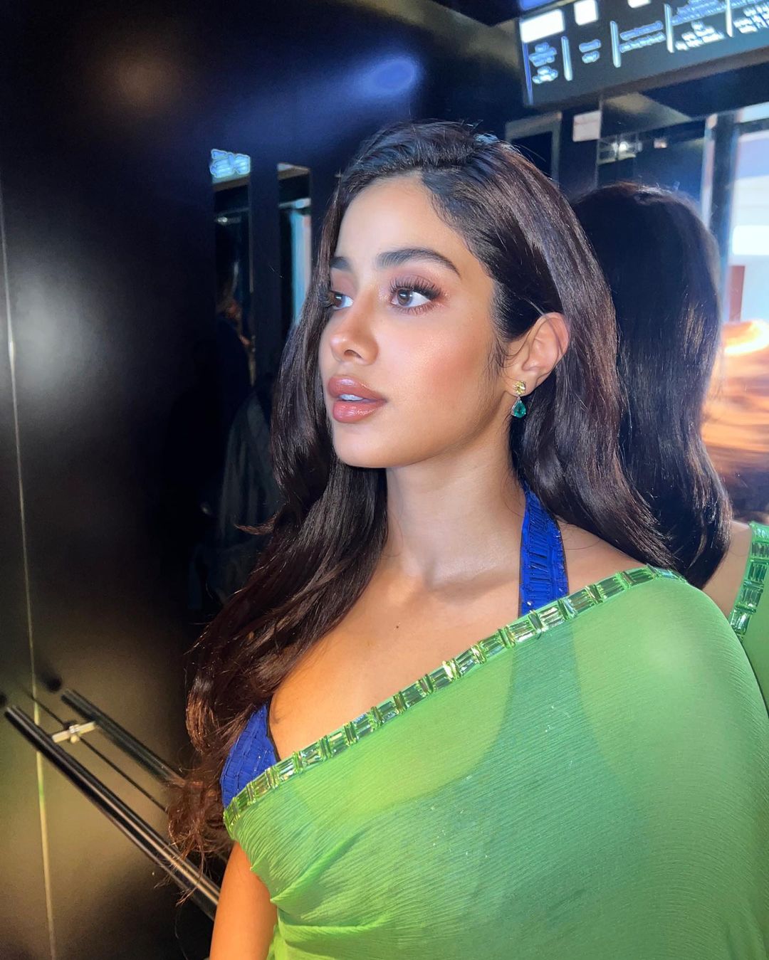 janhvi kapoor saree stills