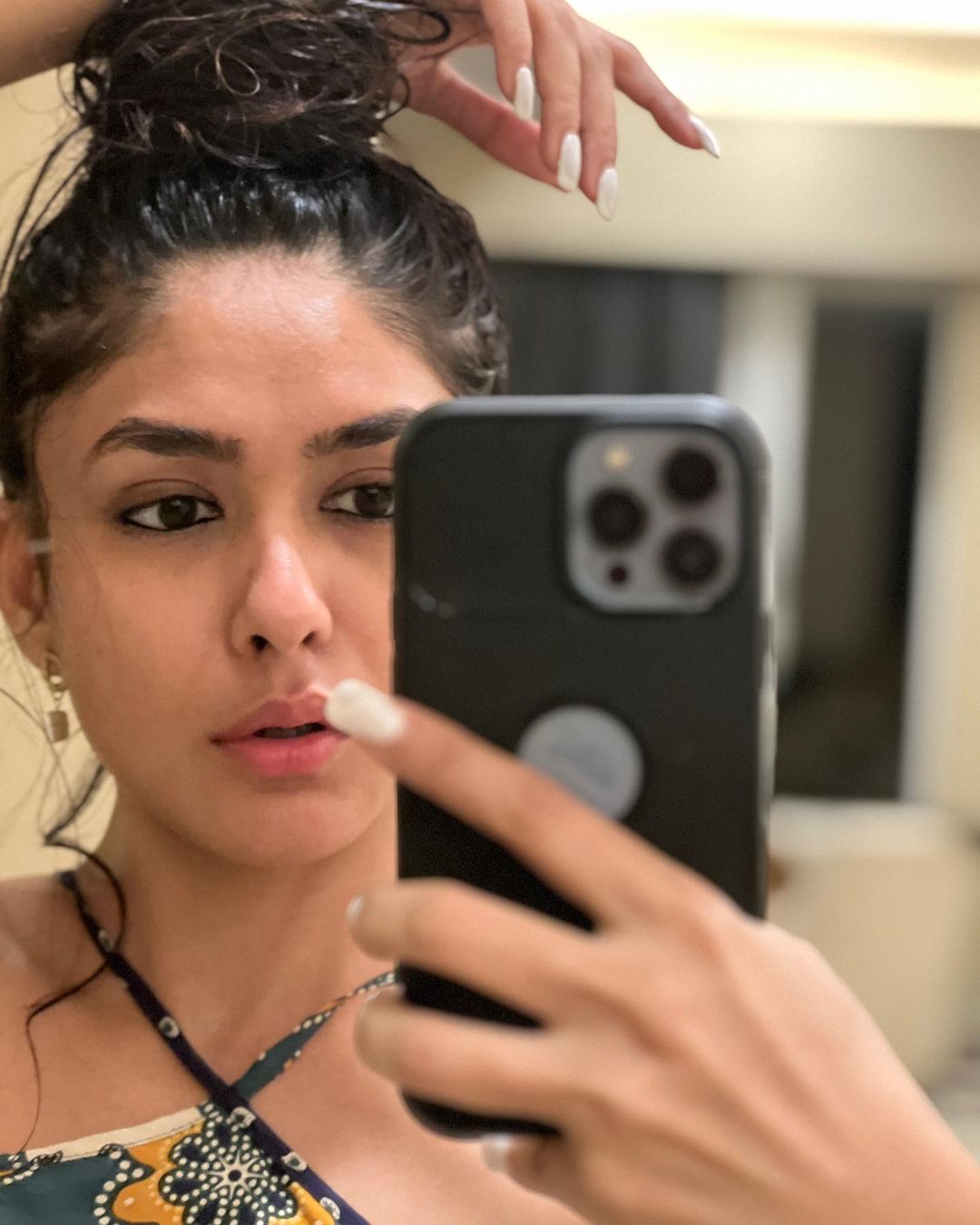 mrunal thakur