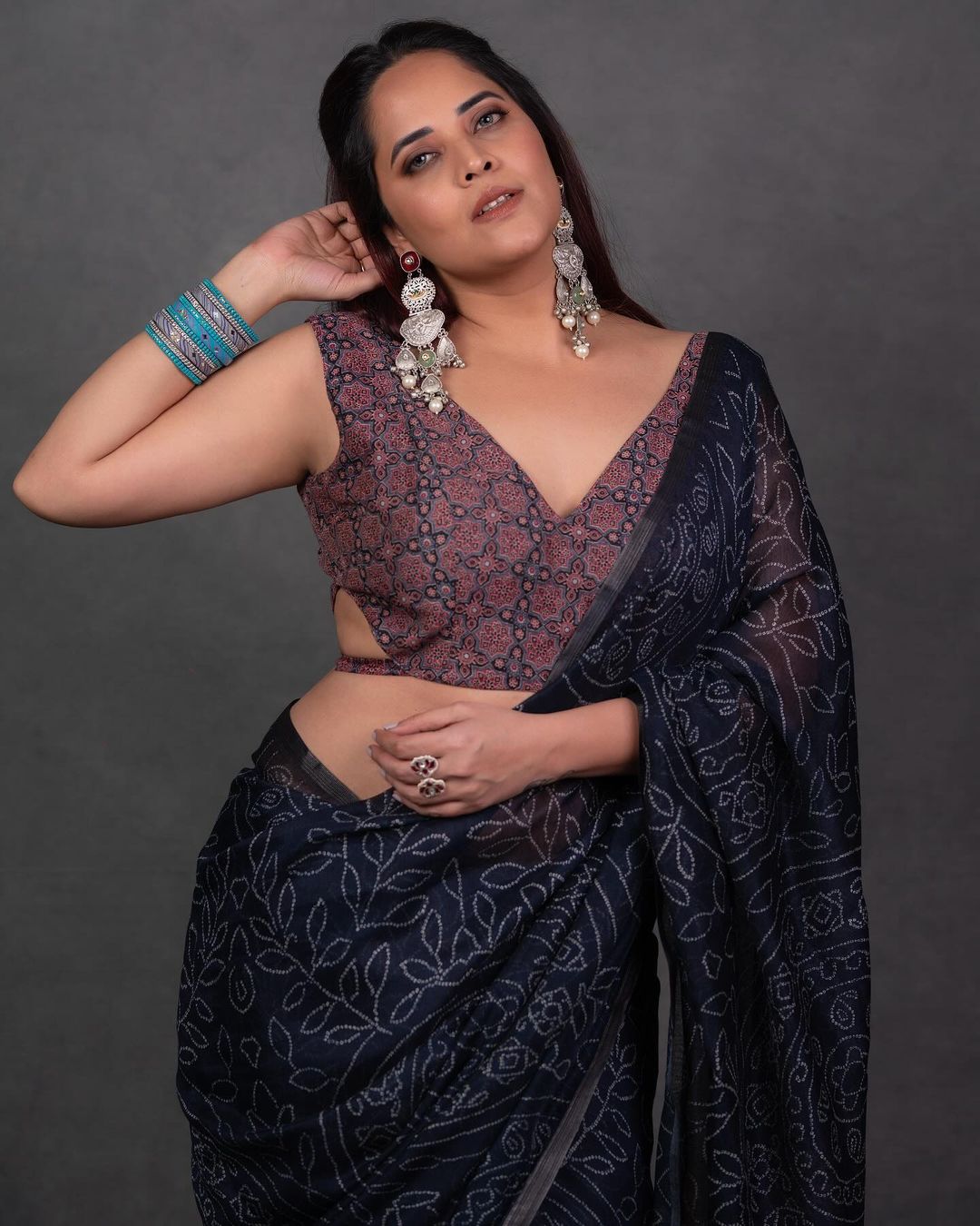 anasuya saree stills