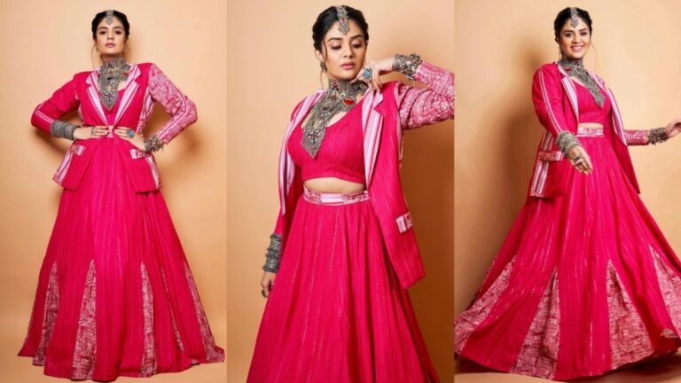 Sreemukhi Photos : హాట్ అందాలతో రెచ్చిపోయిన శ్రీముఖి..!