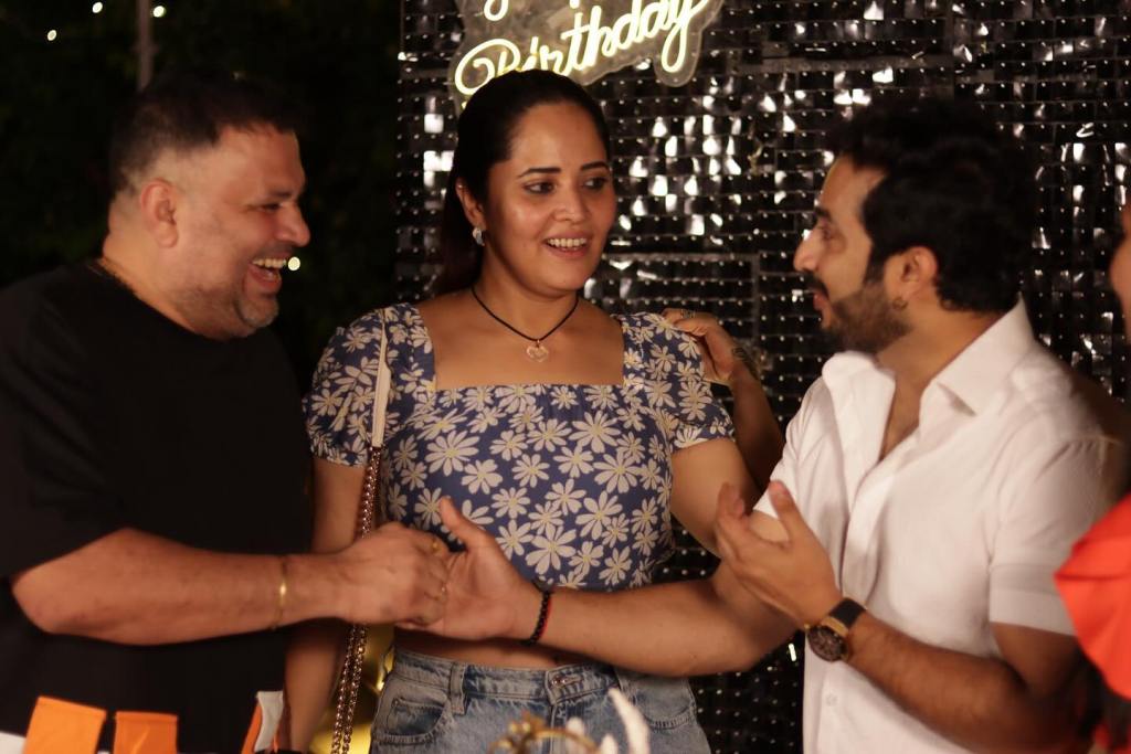 Anasuya at Anchor Ravi Birthday 25