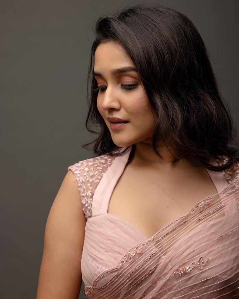 Anikha surendran (15)