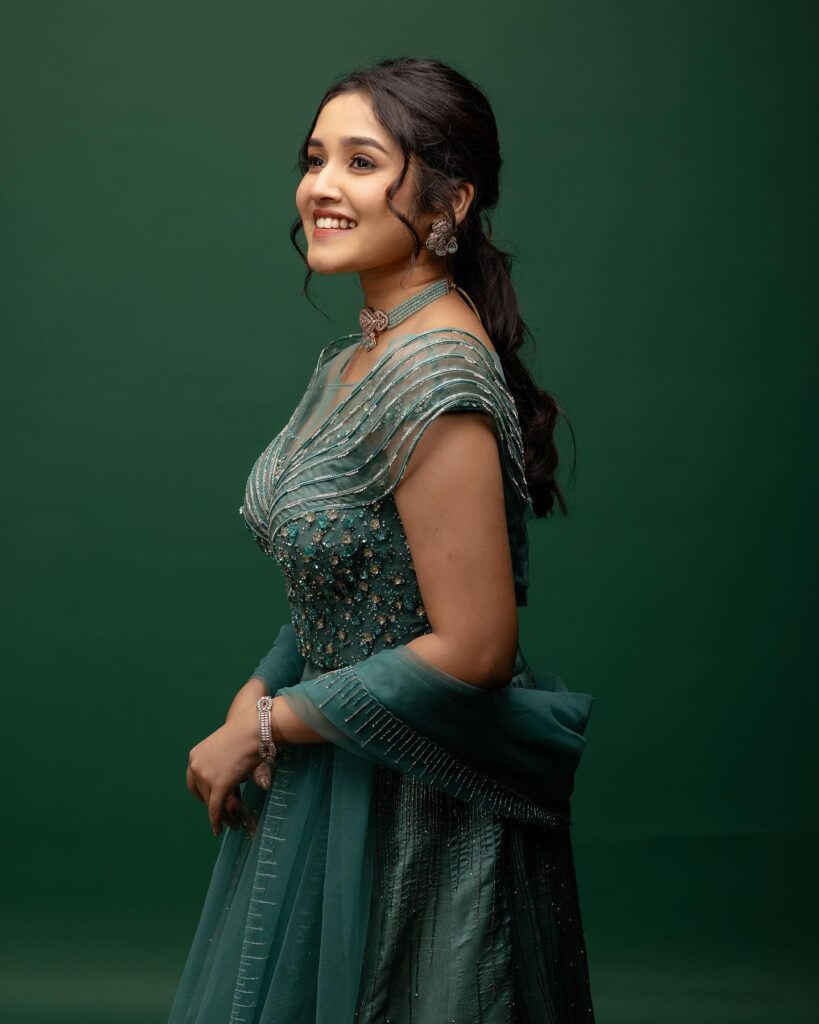 Anikha surendran (5)