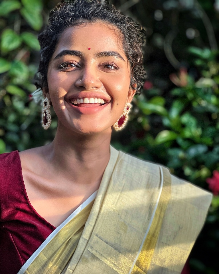 Anupama Parameswaran 06