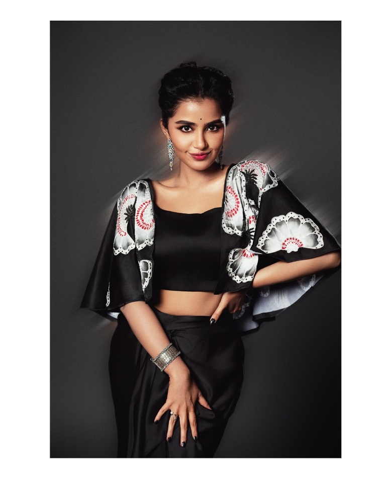 Anupama Parameswaran 32