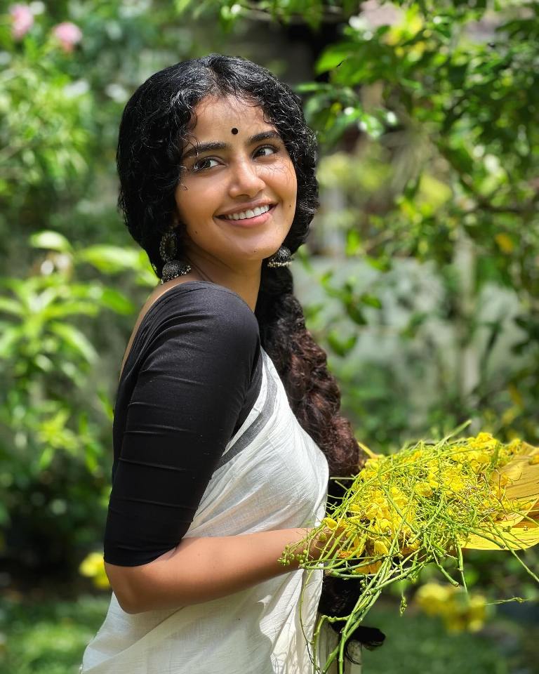 Anupama Parameswaran 41