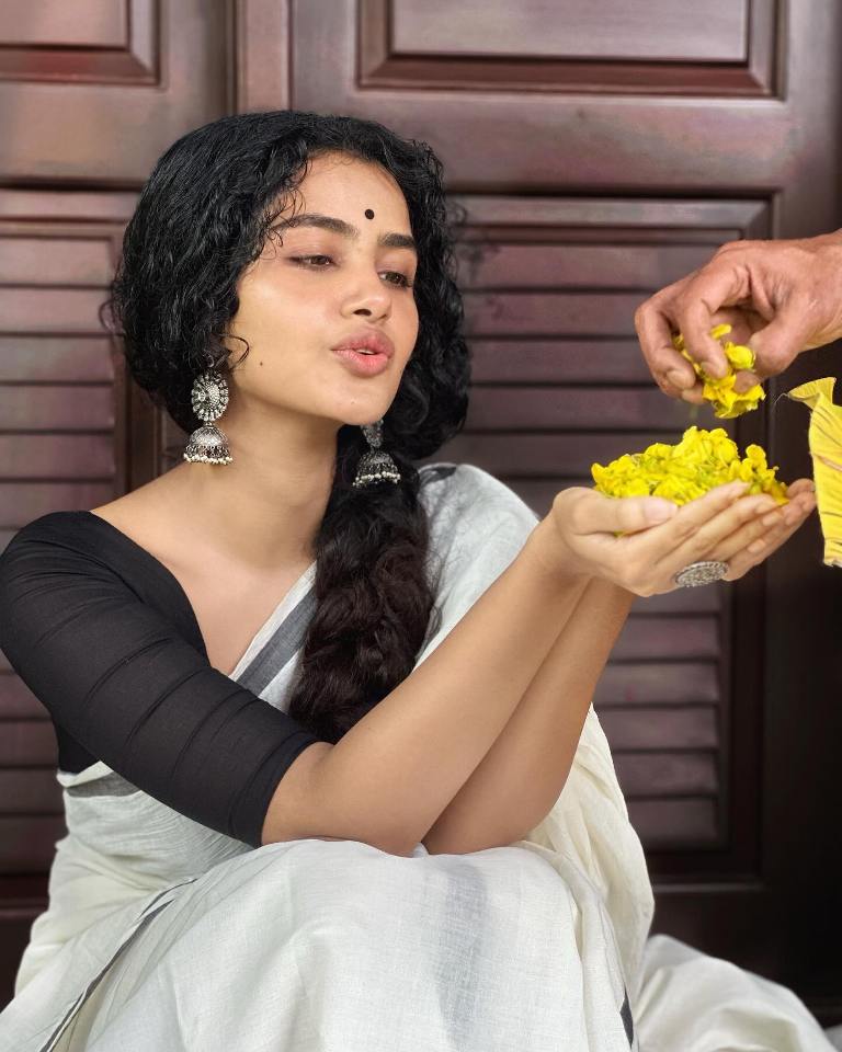 Anupama Parameswaran 43